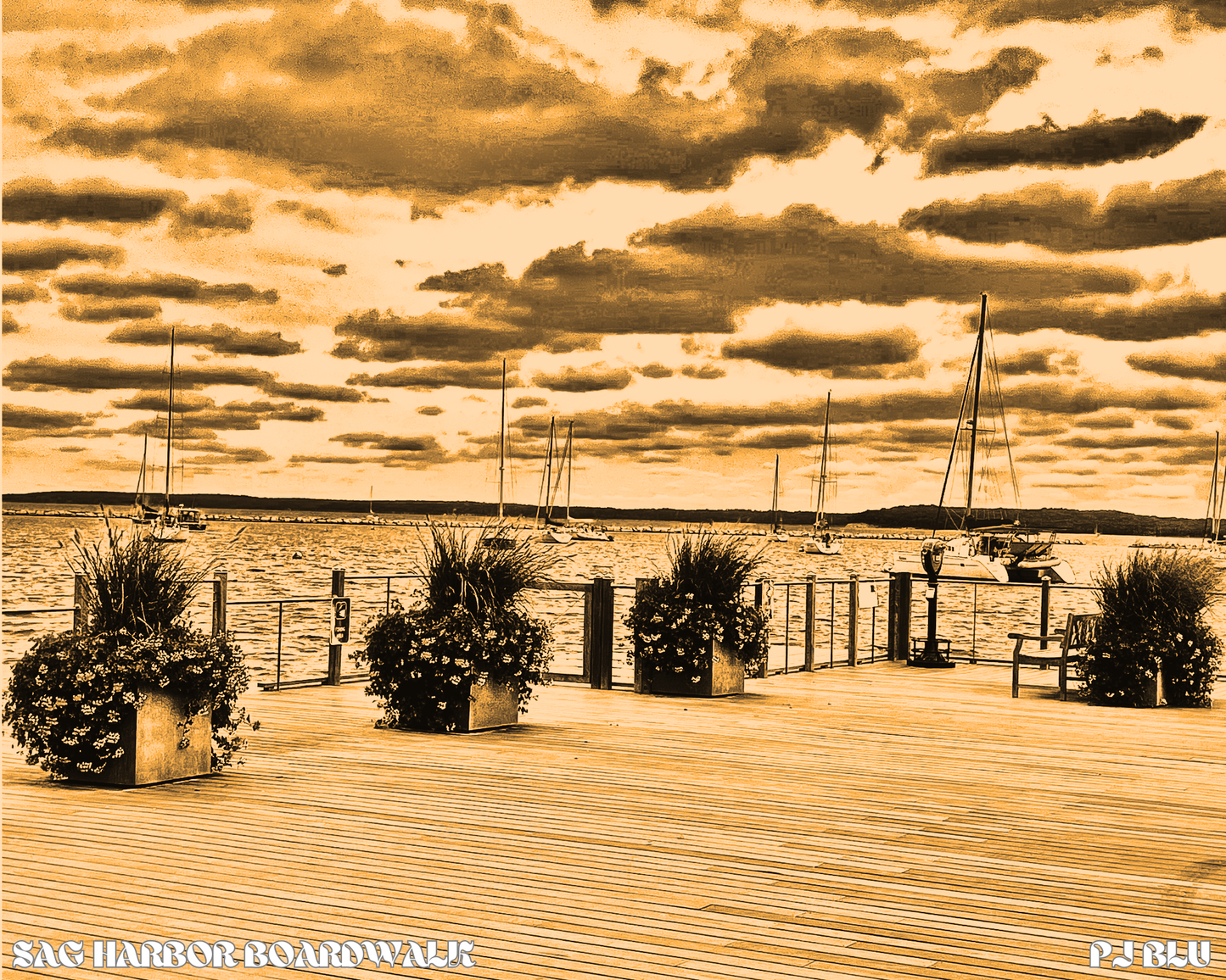 SAG HARBOR BOARDWALK / RUSTIQ